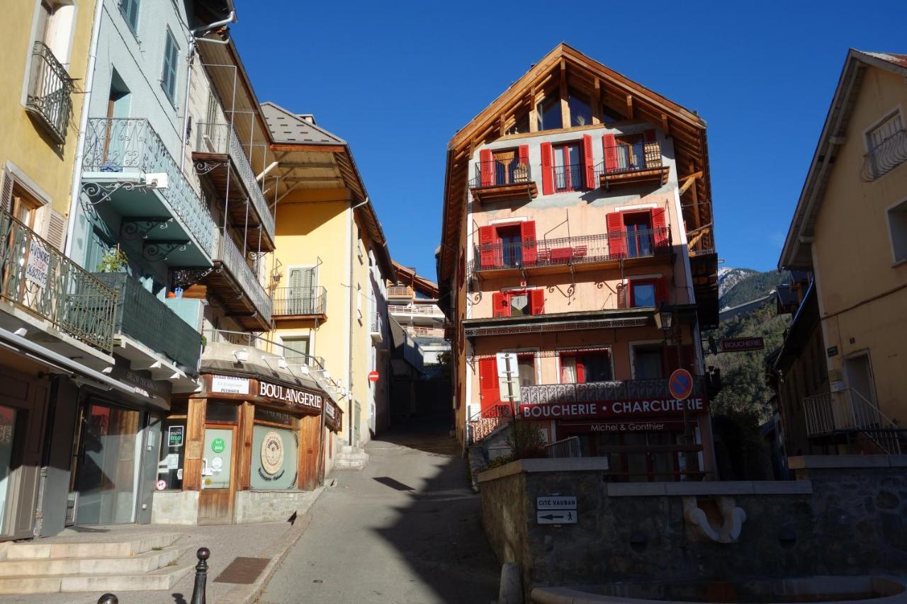 Chez Petit Louis- Appart Centre Ville Jusqu'A 6 Personnes Briancon  Luaran gambar